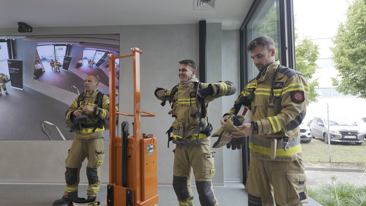  Interwencja strażaków podczas uroczystego otwarcia  G-U Open Lab